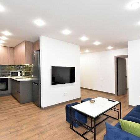 Beautiful Apartment Near The Republic Square Ереван Екстериор снимка