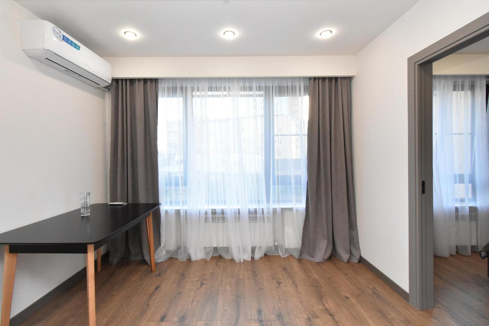 Beautiful Apartment Near The Republic Square Ереван Екстериор снимка