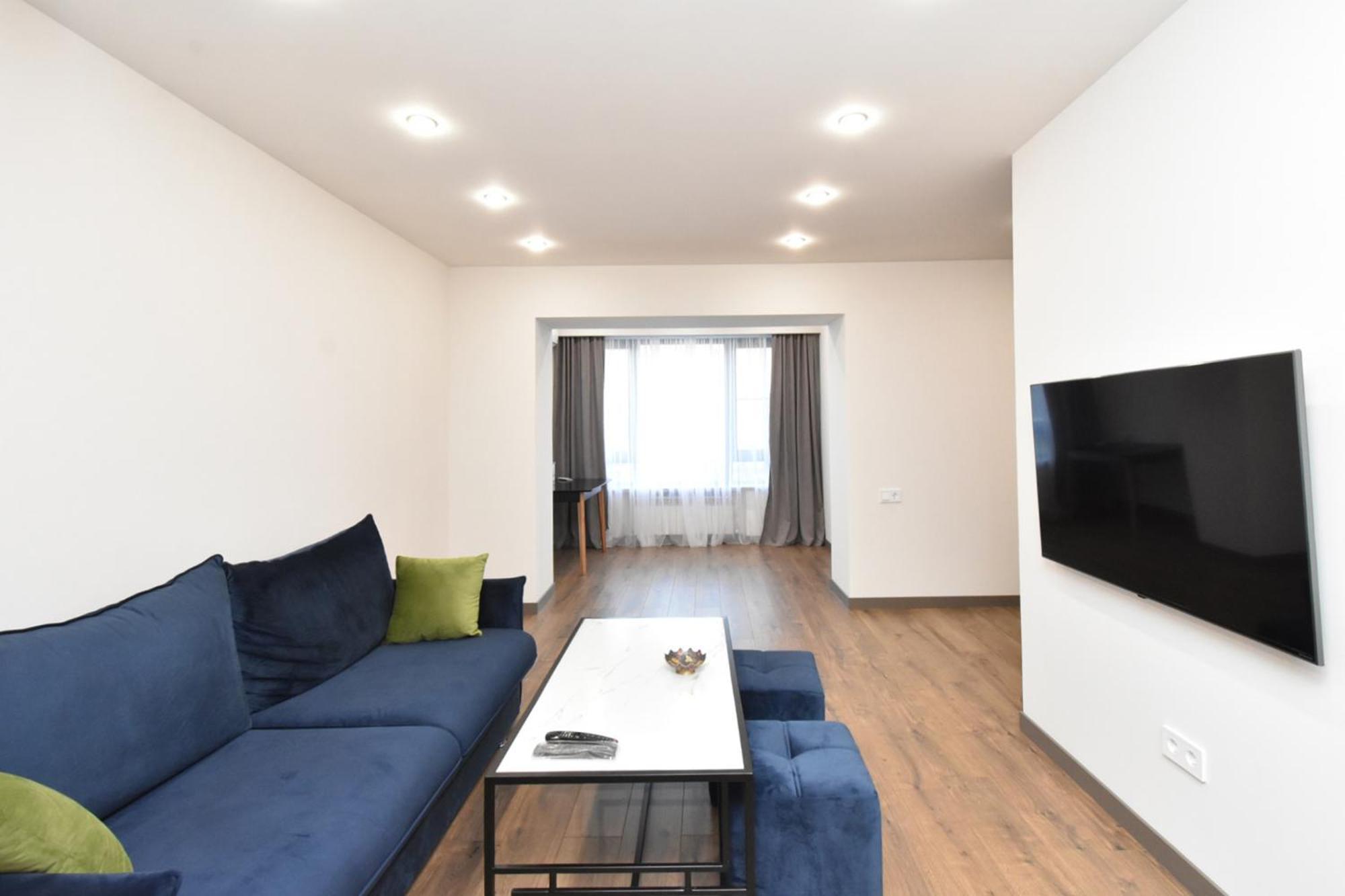 Beautiful Apartment Near The Republic Square Ереван Екстериор снимка
